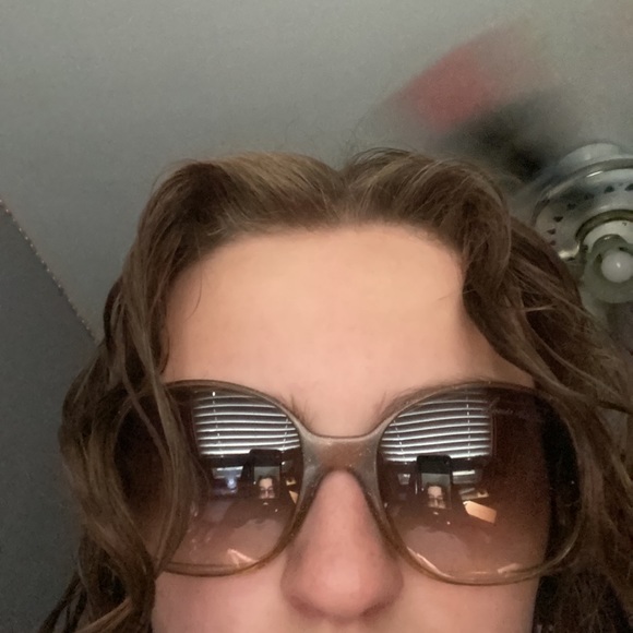 Louis Vuitton Sunglasses - Picture 4 of 5